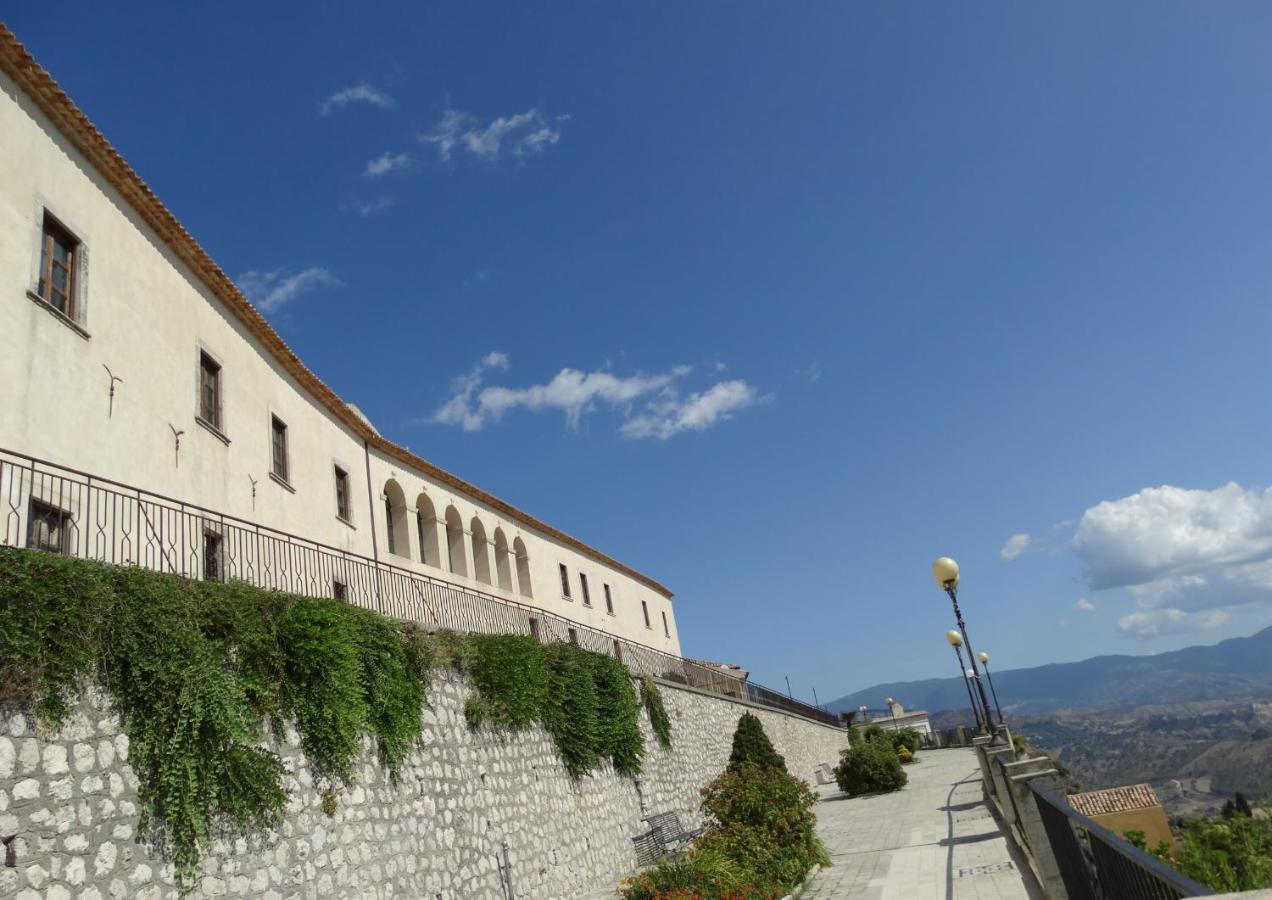 Hotel Palazzo Sant'Anna Gerace Zewnętrze zdjęcie