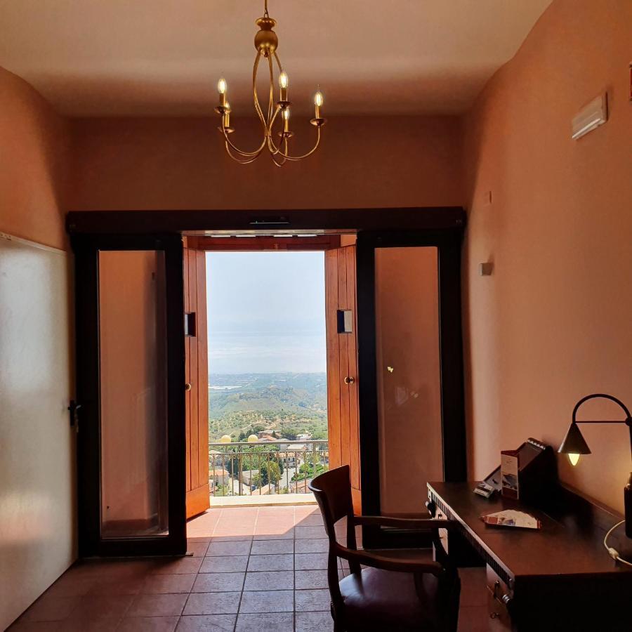 Hotel Palazzo Sant'Anna Gerace Zewnętrze zdjęcie