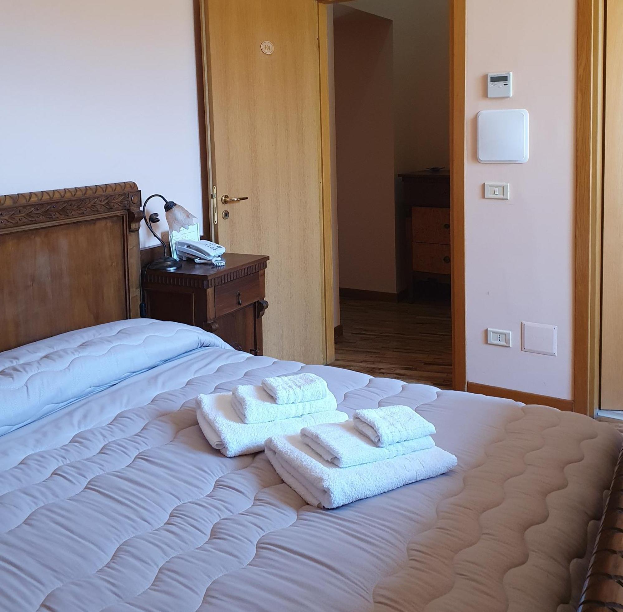 Hotel Palazzo Sant'Anna Gerace Pokój zdjęcie